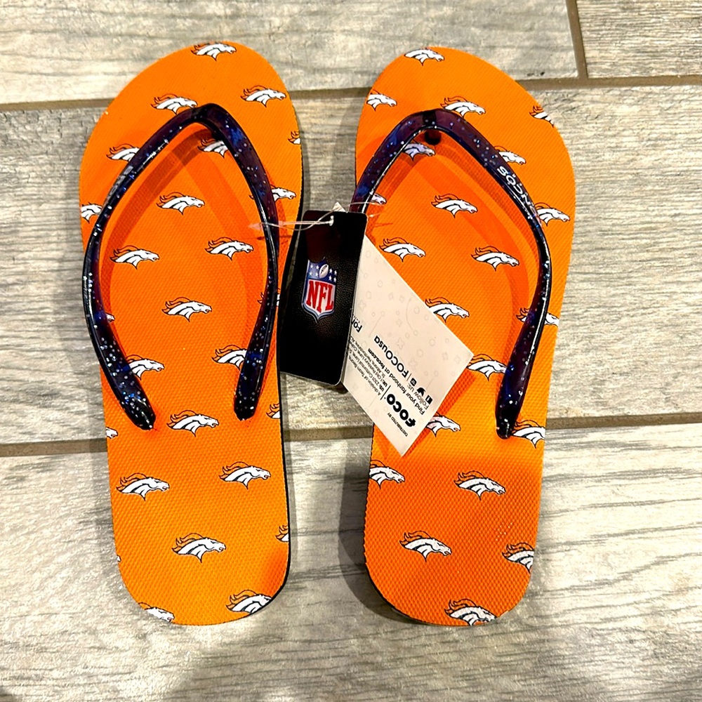 NWT Denver Broncos Sandals
